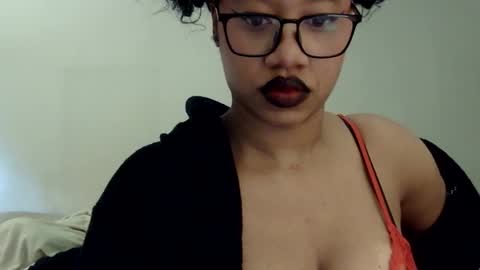 Snapshot of goddessdaisysky chatting on January 2026 06:00:01 PM Goddess Daisy Sky online show from January 2026 06:00:01 PM