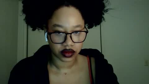 Snapshot of goddessdaisysky chatting on January 2026 02:06:02 AM Goddess Daisy Sky online show from January 2026 02:06:02 AM