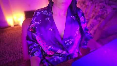 Snapshot of goddessmaenyc chatting on November 2025 02:34:02 AM Goddess Mae NYC online show from November 2025 02:34:02 AM