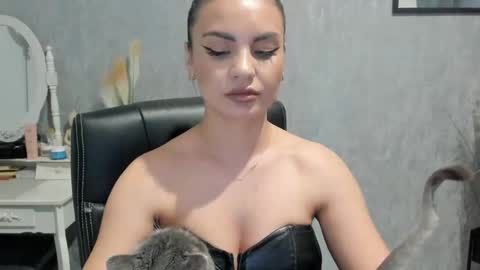 Snapshot of goddessmiaa chatting on March 2025 06:30:01 PM Mistress online show from March 2025 06:30:01 PM