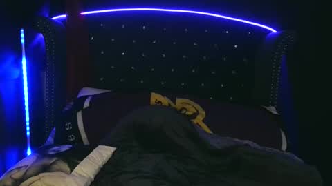 Snapshot of goddessyvette007 chatting on February 2026 05:04:01 AM GoddessYvette007 online show from February 2026 05:04:01 AM