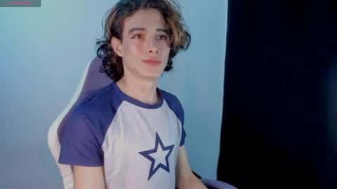 goddest_perseus_ online show from April 2026 07:53:01 PM