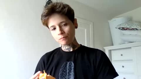 L online show from March 2025 10:02:02 PM