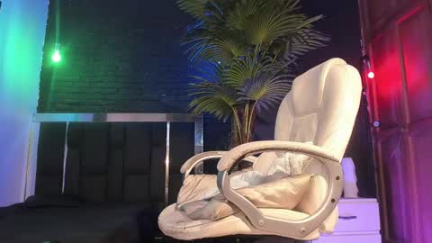 HUAN online show from February 2025 05:04:01 AM