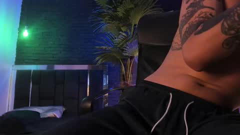 HUAN online show from February 2025 03:10:02 AM