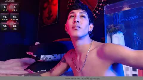 Snapshot of godly_huan chatting on December 2025 07:03:02 AM HUAN online show from December 2025 07:03:02 AM