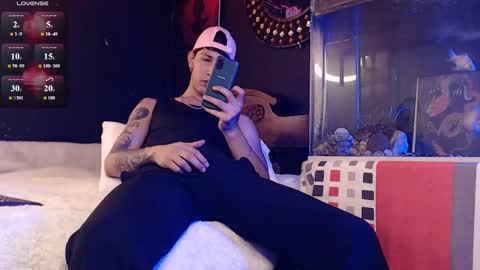 Snapshot of godly_huan chatting on February 2026 07:17:02 PM HUAN online show from February 2026 07:17:02 PM