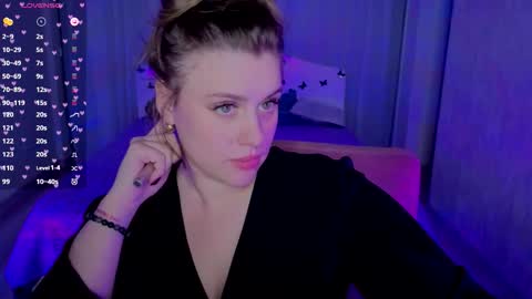 Lilya online show from September 2025 06:22:02 PM