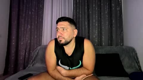 gold_alpha_boy online show from October 2025 08:42:01 PM