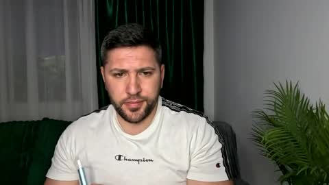 gold_alpha_boy online show from May 2026 06:14:02 PM