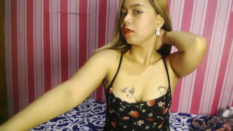 Snapshot of goldaveronn chatting on December 2024 05:06:02 AM goldaveronn online show from December 2024 05:06:02 AM