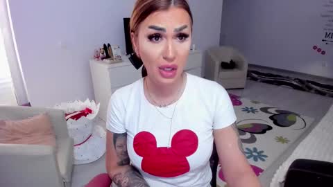 Nicole.. online show from February 2025 02:13:02 PM