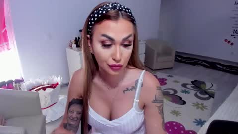 Nicole.. online show from February 2025 08:59:02 AM