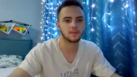 Golden boyyy21 online show from January 2025 02:15:01 PM