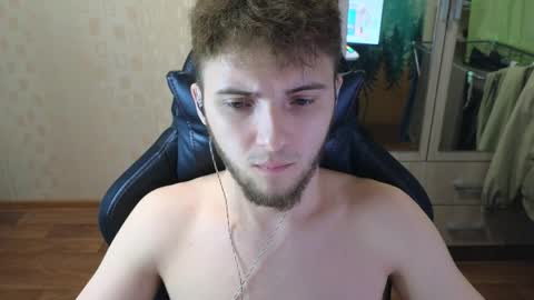 Golden boyyy21 online show from April 2026 04:51:02 PM