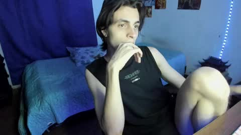 Snapshot of golden_ryan chatting on April 2026 04:05:02 AM Jmmmm online show from April 2026 04:05:02 AM