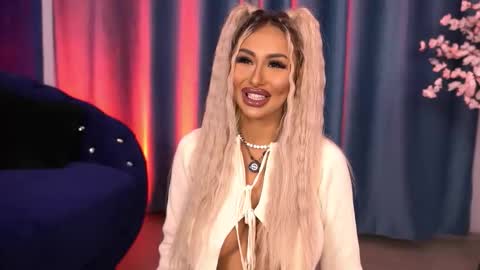 GoldenAmberX online show from November 2025 06:12:01 AM