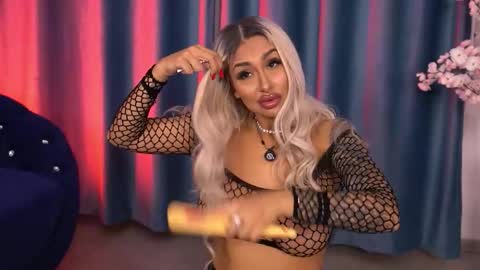 GoldenAmberX online show from November 2025 05:54:01 AM