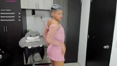 Snapshot of goldenangels1 chatting on January 2026 07:23:01 PM goldenangels1 online show from January 2026 07:23:01 PM