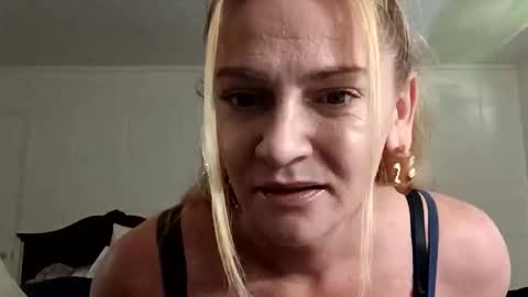 goldendoll1704 online show from June 2026 04:31:02 PM