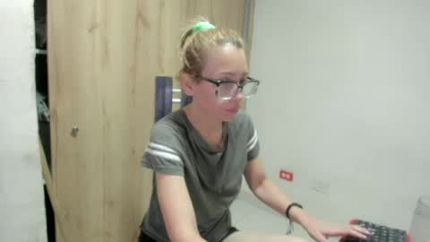 goldenrosa online show from July 2026 08:13:01 PM