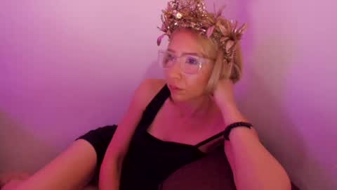 goldenrosa online show from July 2026 11:02:01 PM