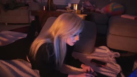 Snapshot of goldengoddessxxx chatting on December 2024 12:08:02 AM Sammy online show from December 2024 12:08:02 AM