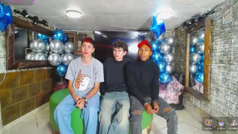 Snapshot of goldenjoi chatting on December 2024 12:44:02 PM GOLDENJOI online show from December 2024 12:44:02 PM