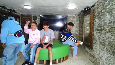 Snapshot of goldenjoi chatting on January 2025 11:33:01 AM GOLDENJOI online show from January 2025 11:33:01 AM