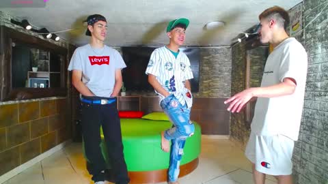 Snapshot of goldenjoi chatting on January 2025 11:39:02 AM GOLDENJOI online show from January 2025 11:39:02 AM