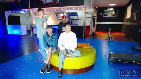 Snapshot of goldenjoi chatting on January 2025 12:37:01 PM GOLDENJOI online show from January 2025 12:37:01 PM