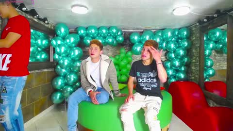 Snapshot of goldenjoi chatting on January 2025 12:43:02 PM GOLDENJOI online show from January 2025 12:43:02 PM