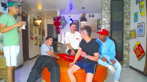 Snapshot of goldenjoi chatting on February 2025 11:41:02 AM GOLDENJOI online show from February 2025 11:41:02 AM