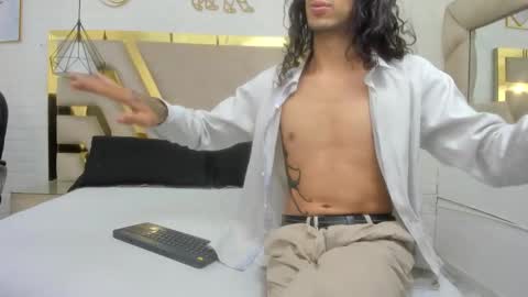 goldentemptation_ online show from April 2026 12:58:01 PM