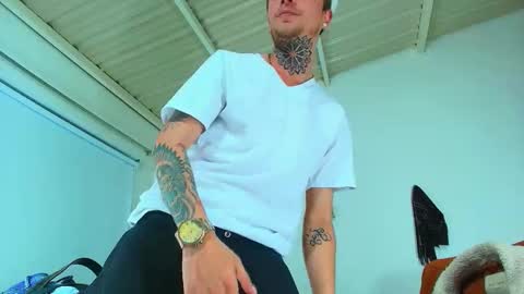 Goldy Loyal93 online show from September 2025 02:22:01 AM