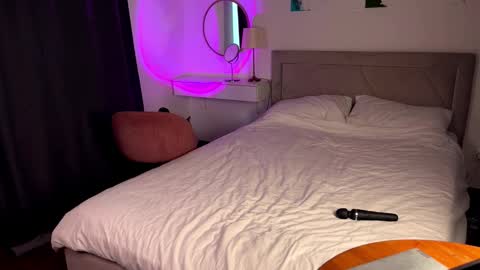 Snapshot of goldydee chatting on November 2025 10:04:02 AM Dee online show from November 2025 10:04:02 AM