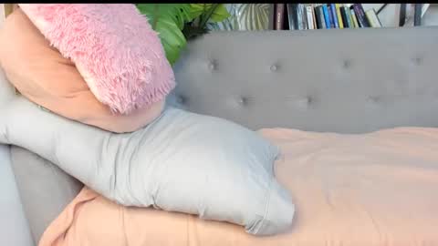 Snapshot of goofyshygirl1 chatting on October 2025 02:53:01 AM Dominique online show from October 2025 02:53:01 AM