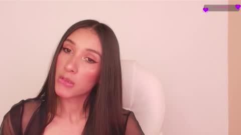 Snapshot of gorgeous_brunette chatting on November 2025 09:20:02 AM Rose online show from November 2025 09:20:02 AM