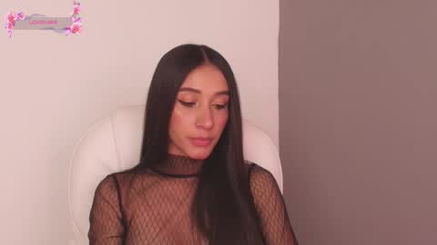 Snapshot of gorgeous_brunette chatting on December 2025 06:28:01 AM Rose online show from December 2025 06:28:01 AM