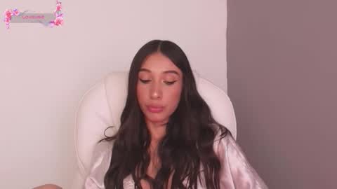 Snapshot of gorgeous_brunette chatting on December 2025 09:03:01 AM Rose online show from December 2025 09:03:01 AM