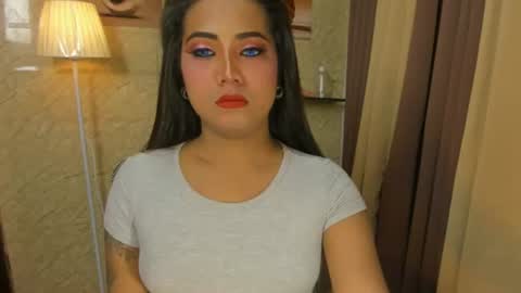 RIANA online show from July 2026 05:49:02 PM