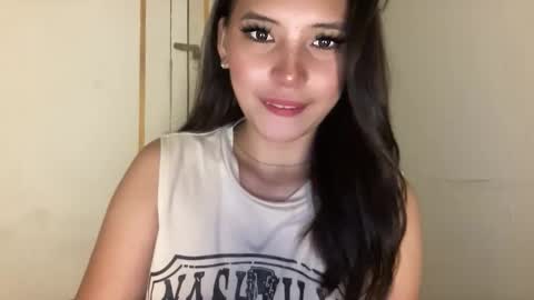 Snapshot of gorgeous_lyn1 chatting on March 2026 01:42:01 AM Lyn online show from March 2026 01:42:01 AM