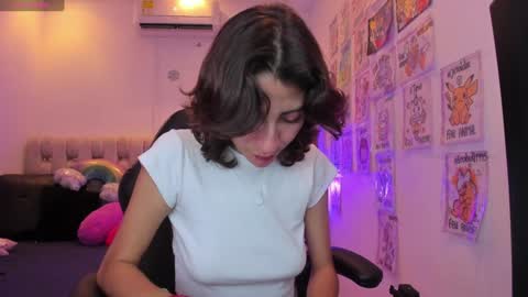 Snapshot of gorgeous_t chatting on February 2025 08:46:01 PM i am Jessi I love animals and drawing I hope to get along with everyone. XOXO online show from February 2025 08:46:01 PM