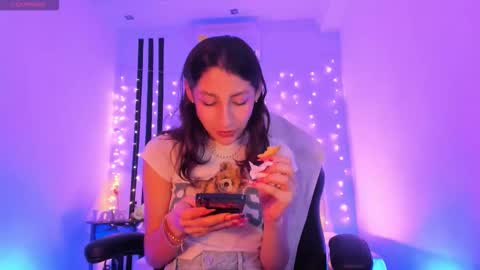 Snapshot of gorgeous_t chatting on February 2026 06:59:02 PM i am Jessi I love animals and drawing I hope to get along with everyone. XOXO online show from February 2026 06:59:02 PM