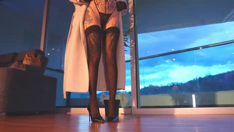 Snapshot of goth_dolll chatting on March 2025 11:18:02 PM sophie Special celebration a the beach 300k followers 3011 and 0112 online show from March 2025 11:18:02 PM