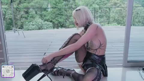 Snapshot of goth_dolll chatting on May 2026 08:35:02 PM sophie Special celebration a the beach 300k followers 3011 and 0112 online show from May 2026 08:35:02 PM