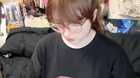 Amy online show from October 2025 09:23:02 PM