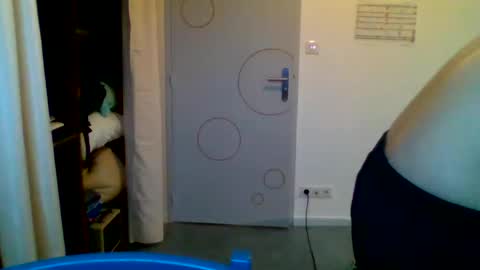 goura2000 online show from January 2025 03:40:01 PM