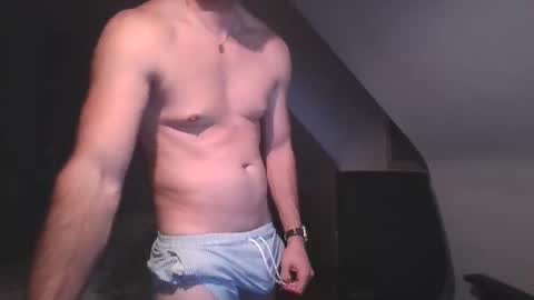 goura2000 online show from September 2025 09:06:02 PM