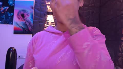 Snapshot of graceymilf999 chatting on October 2025 11:36:01 AM Gracey Milf online show from October 2025 11:36:01 AM